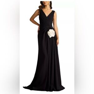 Tadashi Shoji Port Pleated Crepe Gown XS NWT